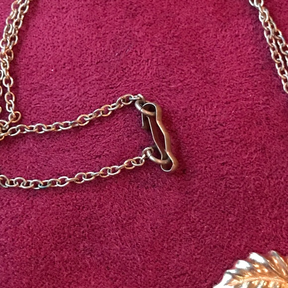 Vintage Iris Flower Necklace w/ Faux Pearl Center! - Picture 6 of 6